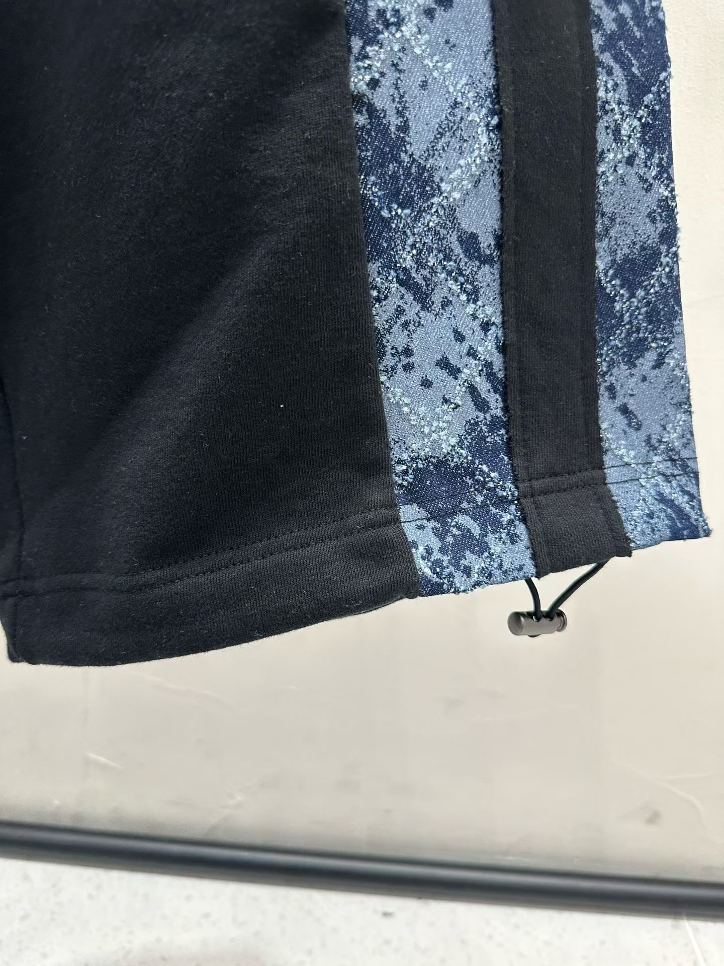 BF13 / Side Panelled Grid Jogger (BF13)