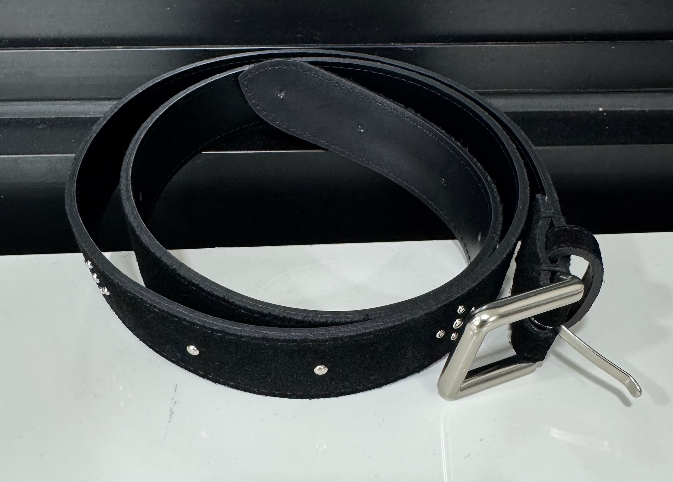 PT32 / SUEDED LEATHER STUDDED BELT