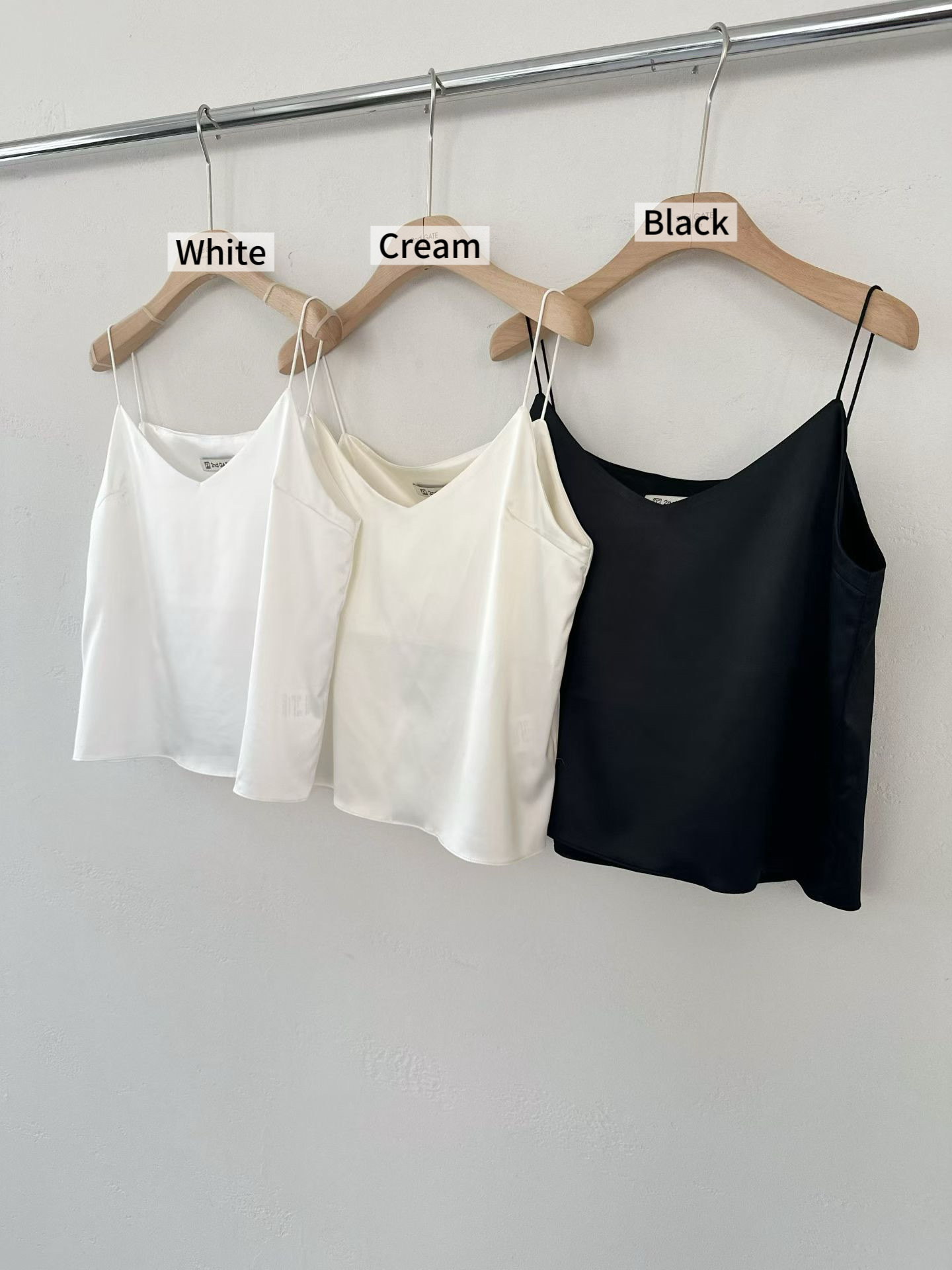 GT24 / DARTED SPAGHETTI STRAPS CAMISOLE