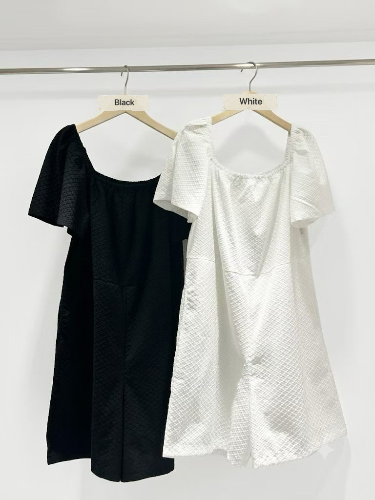 YQ33 / TEXTURED POCKET ROMPER