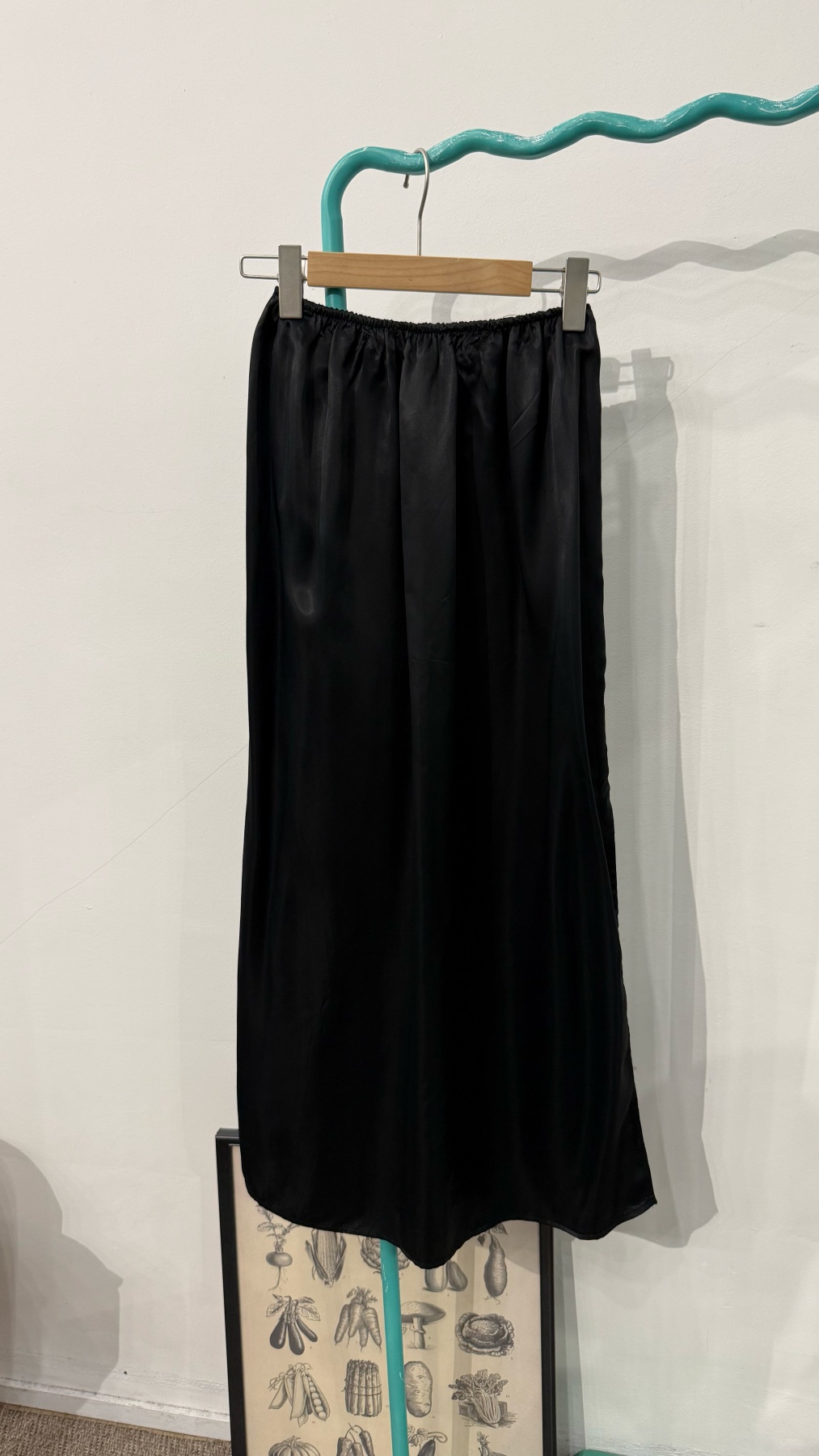 3601 / BANDED WAIST SILKY SKIRT