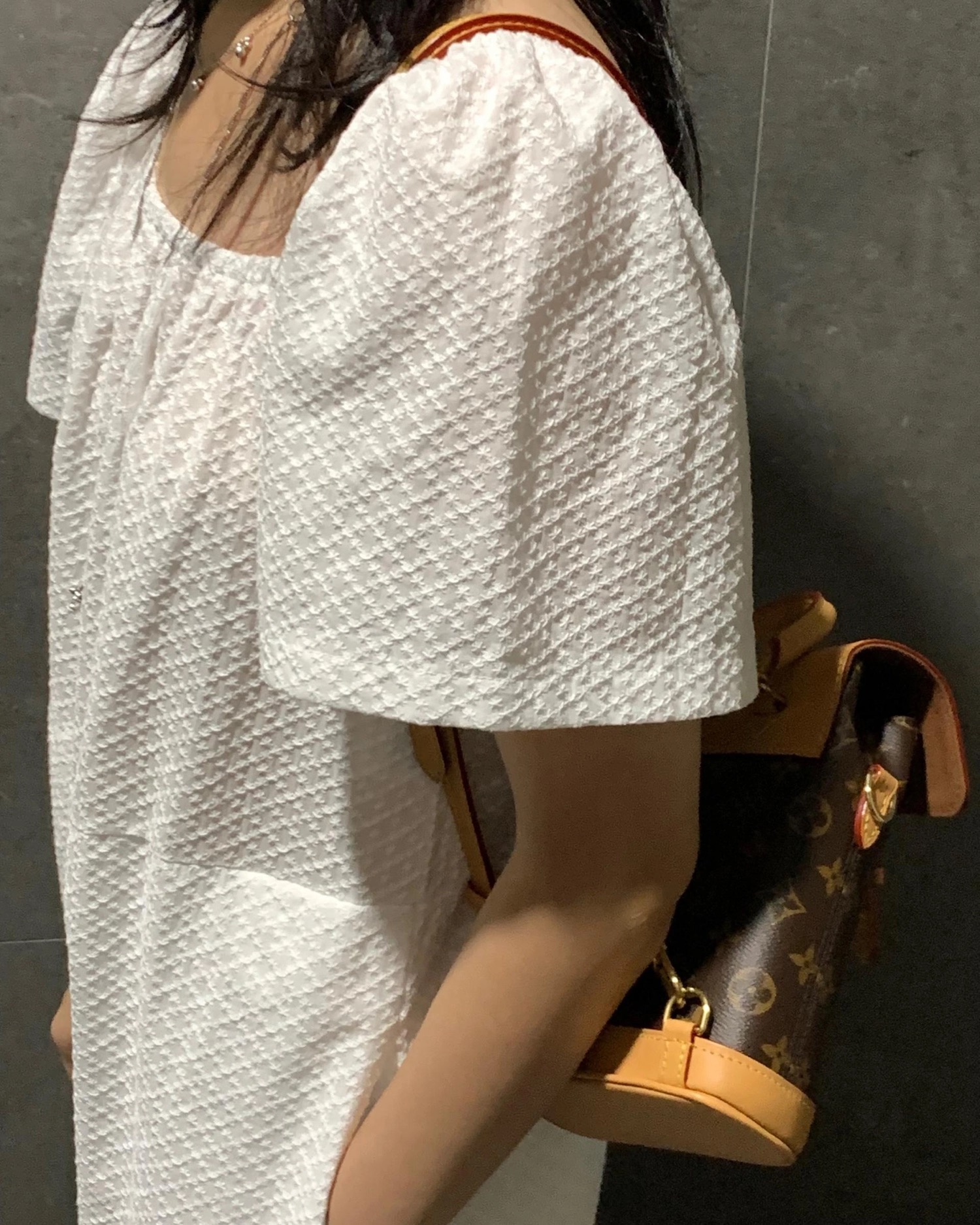 YQ33 / TEXTURED POCKET ROMPER