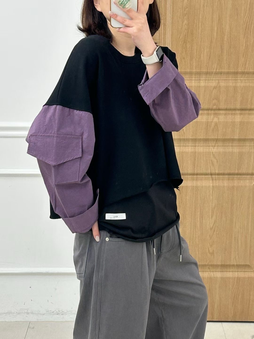 KR14 / Contrast Sleeves Cropped Outer Sweatshirt