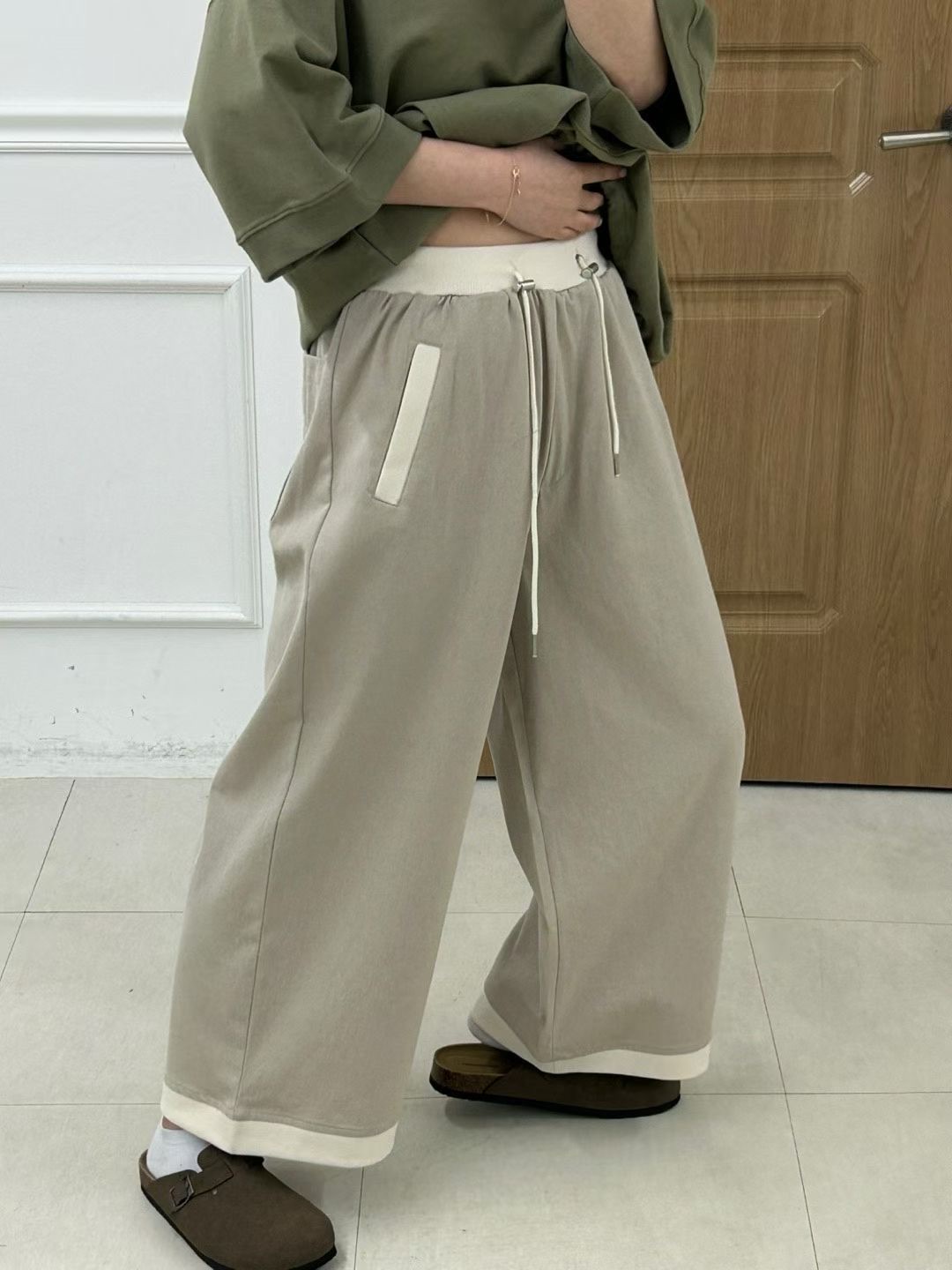 KR20 / Contrast Waistband Wide Leg Pants