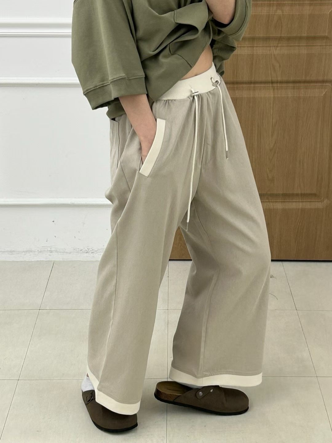 KR20 / Contrast Waistband Wide Leg Pants