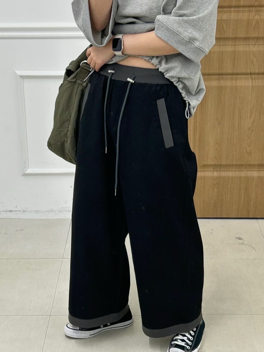 KR20 / Contrast Waistband Wide Leg Pants