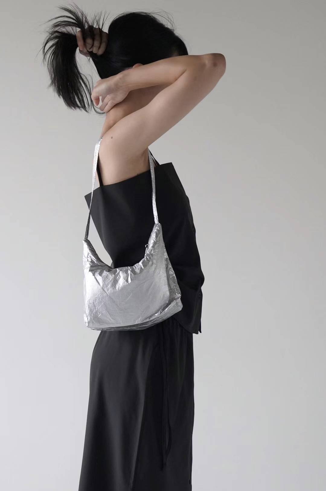 Raquel metallic zip shoulder bag