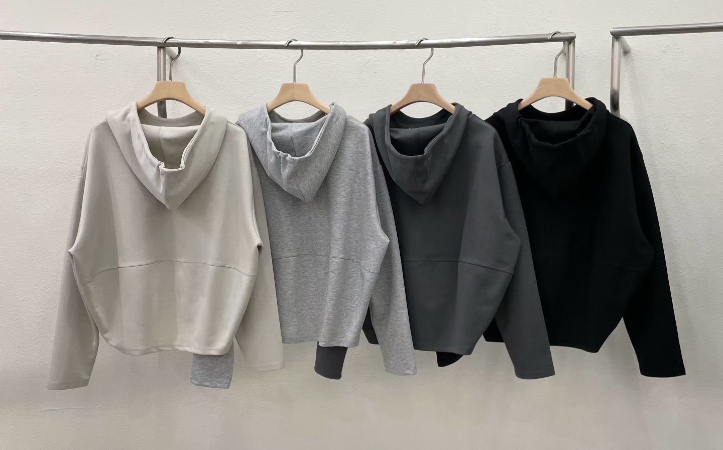 LE07 / IRREGULAR HEM HOODED PULLOVER