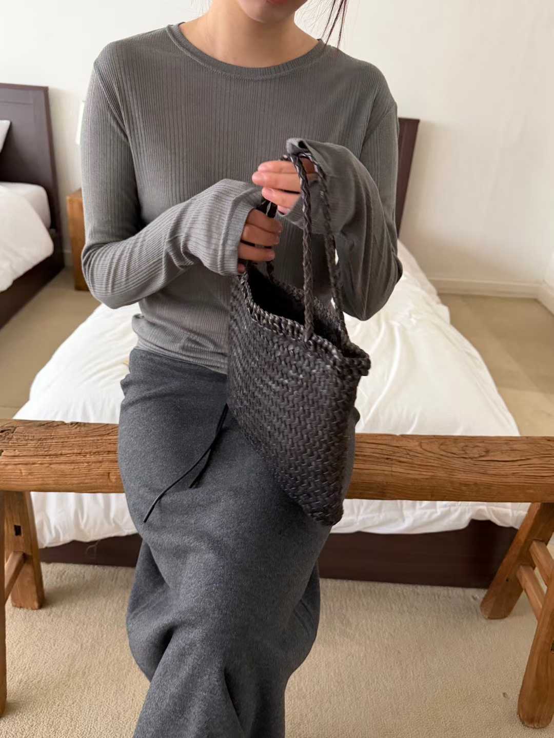 DAYANNA RIBBED LONG SLEEVES TEE