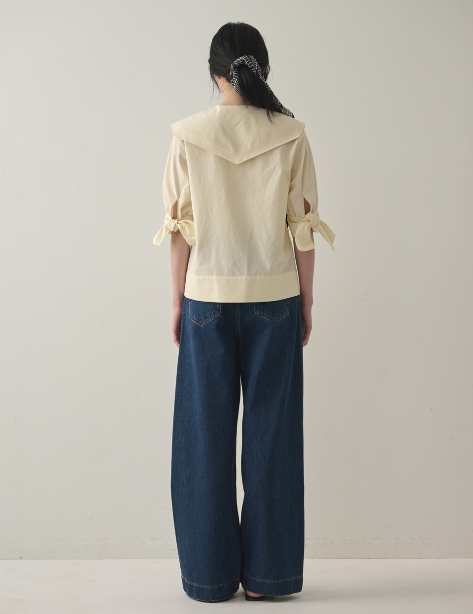 DD10 / Open Collar Half Sleeve Blouse