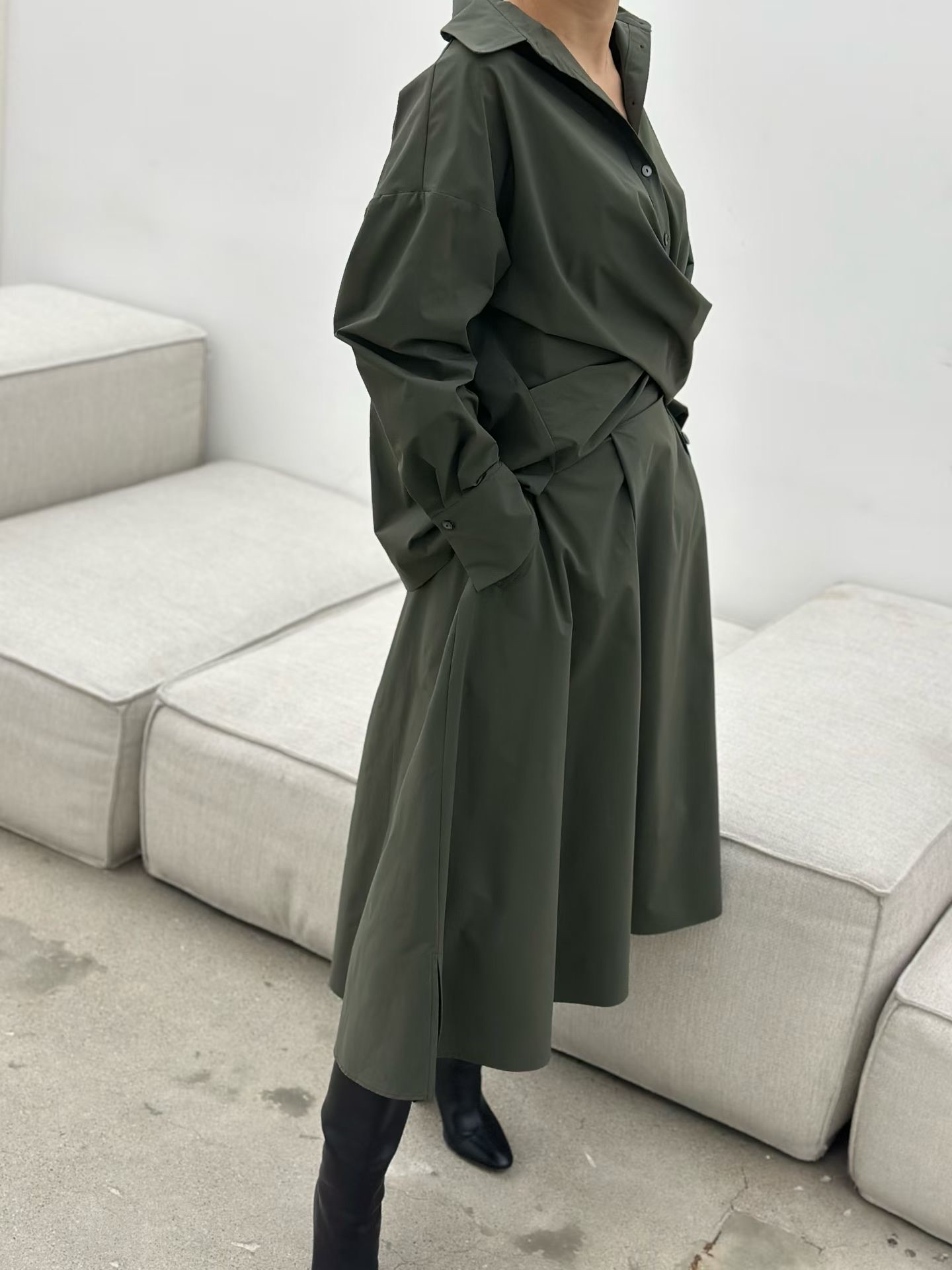 LE20 / TWIST FRONT COLLARED SHIRT