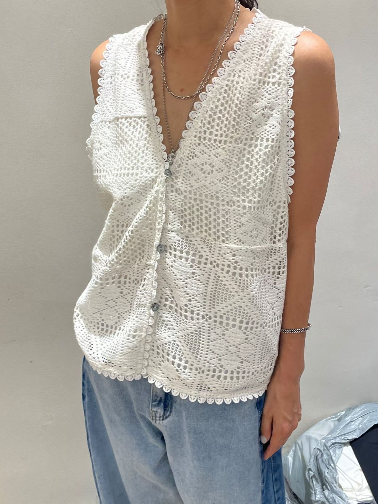 PG13 / BRODERIE BUTTON VEST