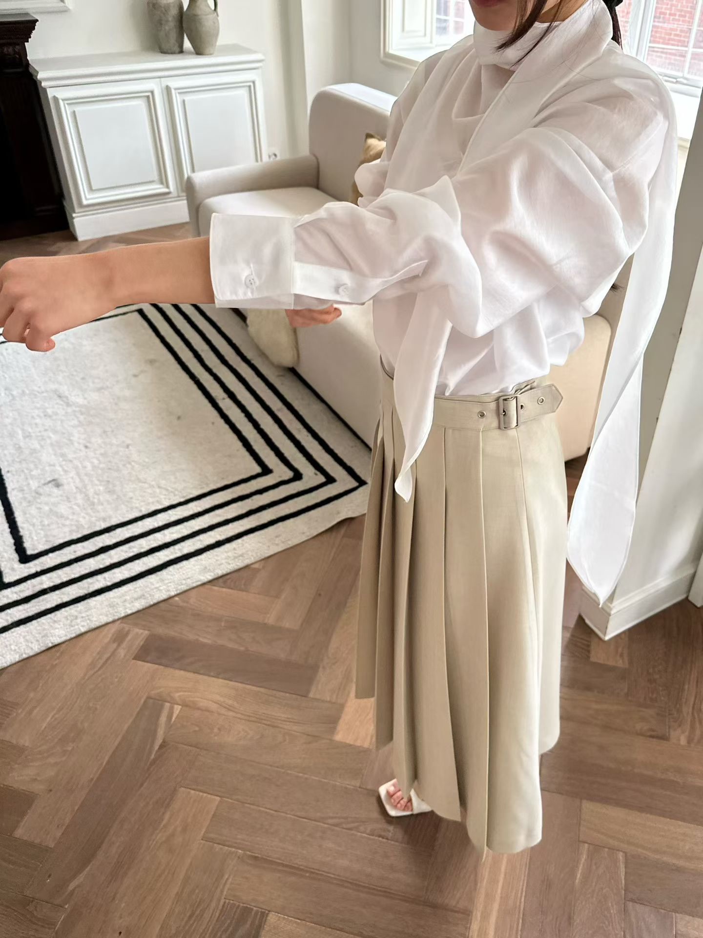 GT15 / Belted Pressed Pleats Skirt