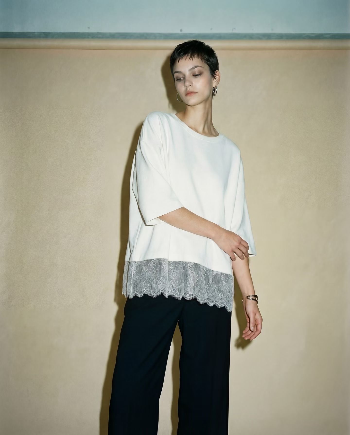 JY13 / LACE HEM BOXY TEE