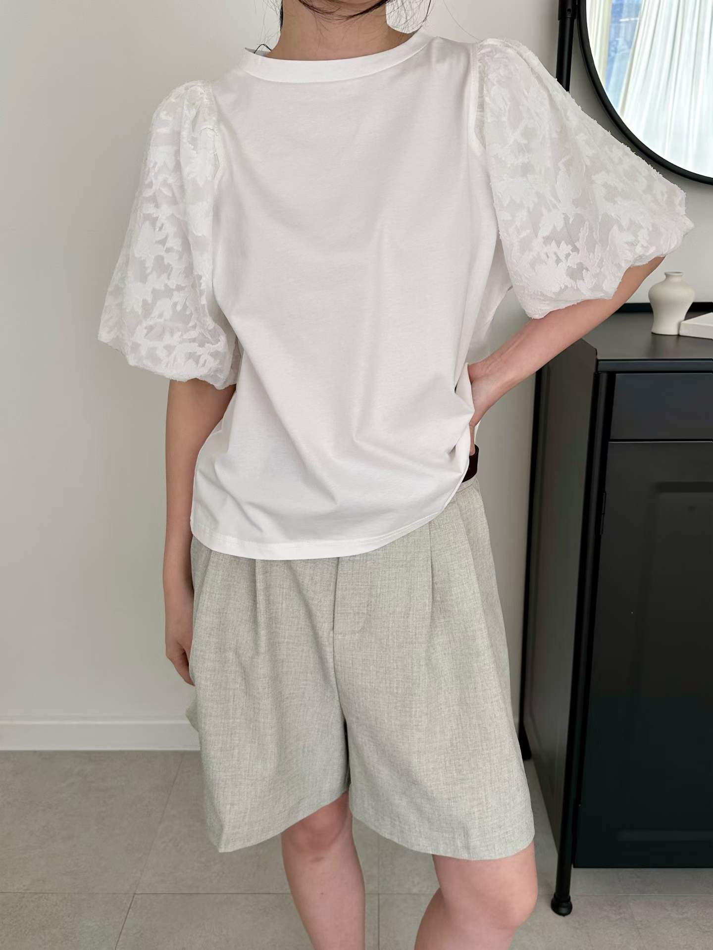 ESTELLA LACE PUFFY SLEEVES TOP