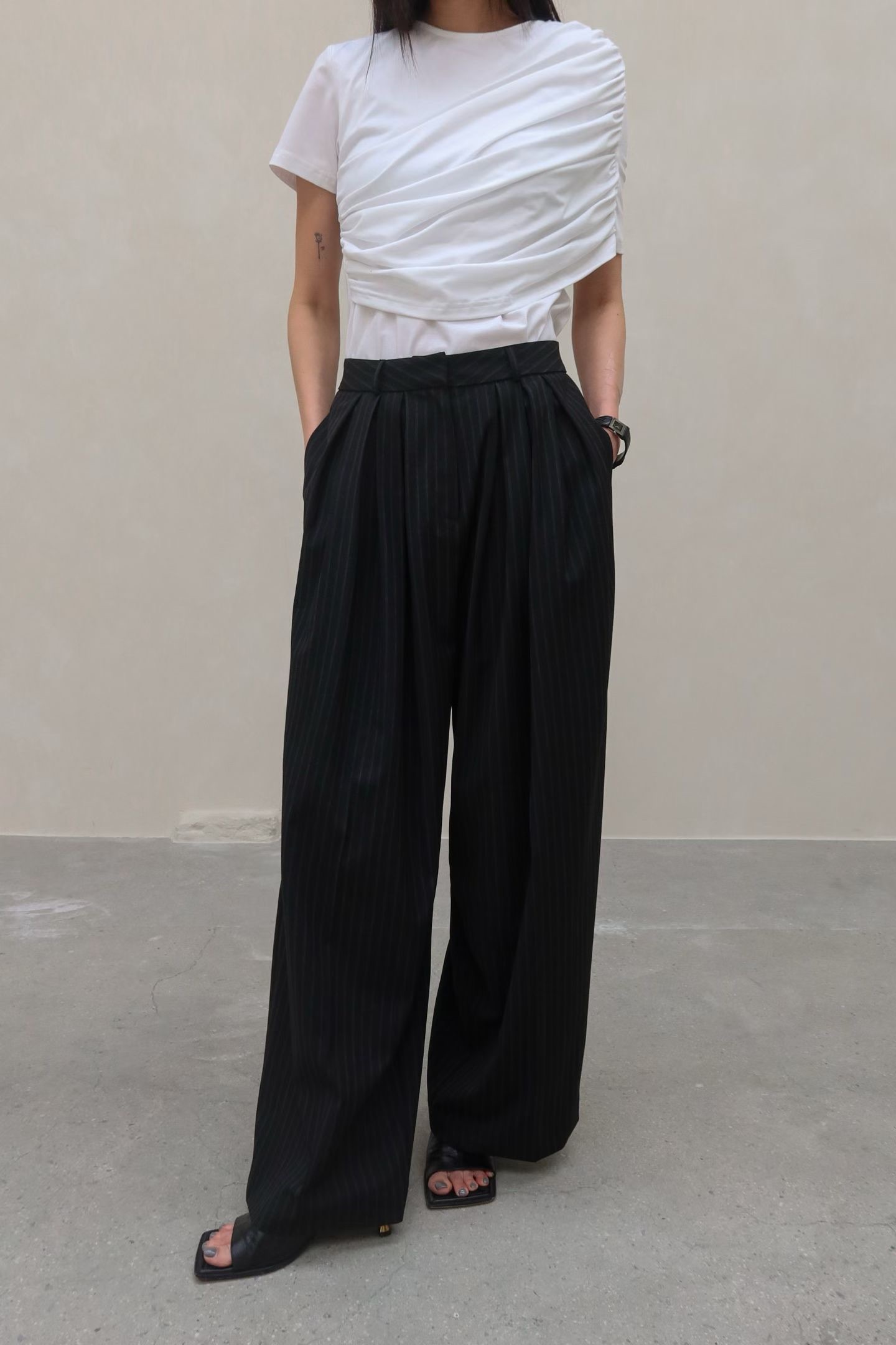 BY11 / PIN STRIPE WIDE LEGGED TROUSERS