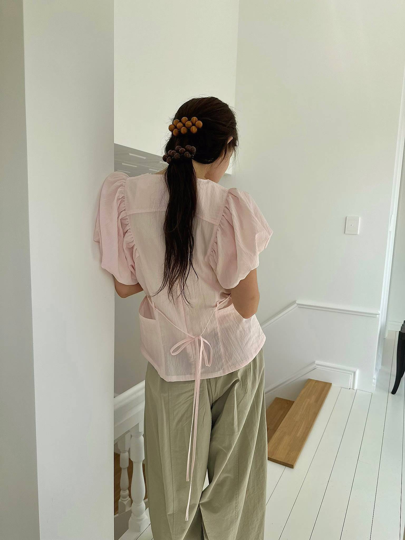 FRIDA PREMIUM LANTERN SLEEVES TIE BLOUSE