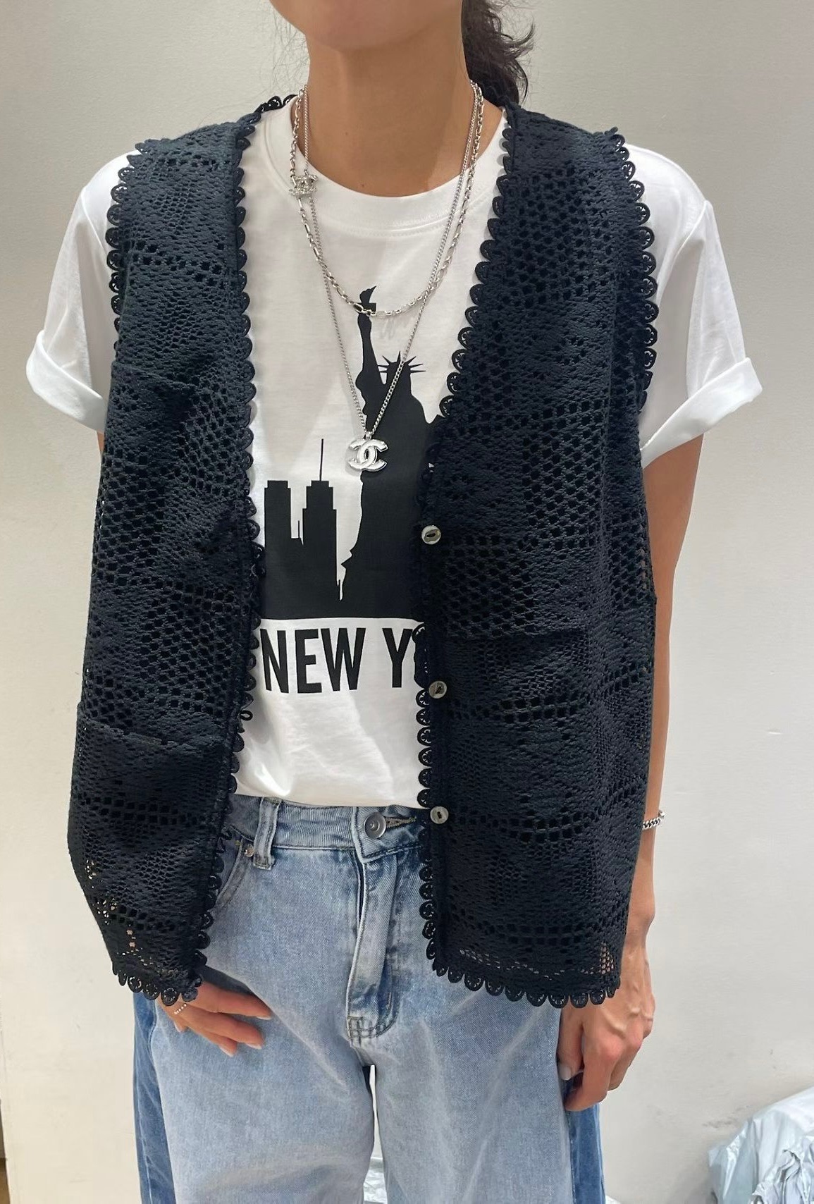 PG13 / BRODERIE BUTTON VEST