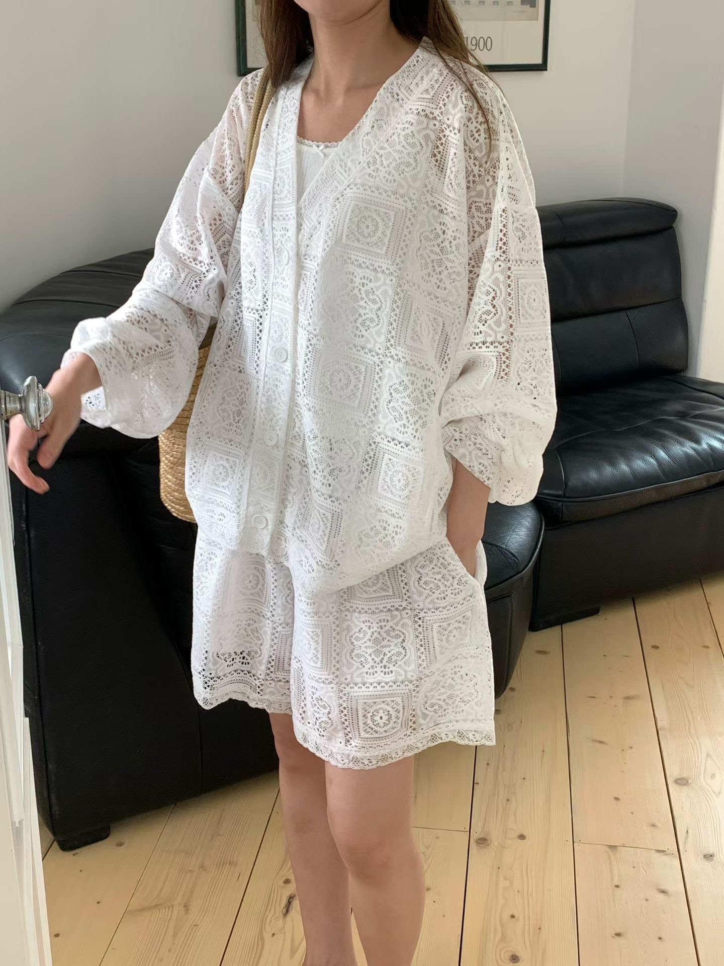 RT26 / GEOMETRIC LACE BUTTON DOWN CARDIGAN
