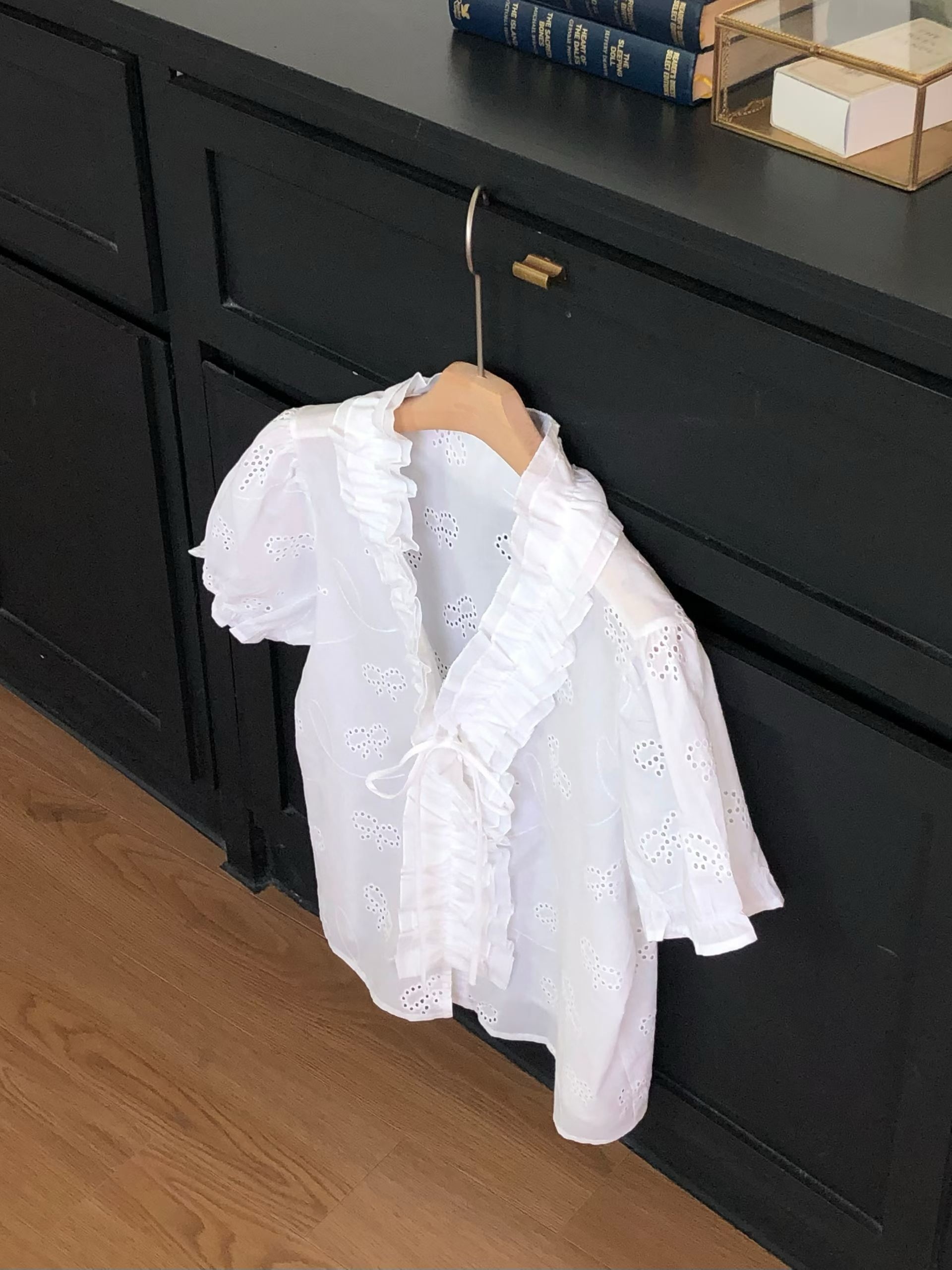 EVELINA RUFFLE COLLAR EYELET BLOUSE