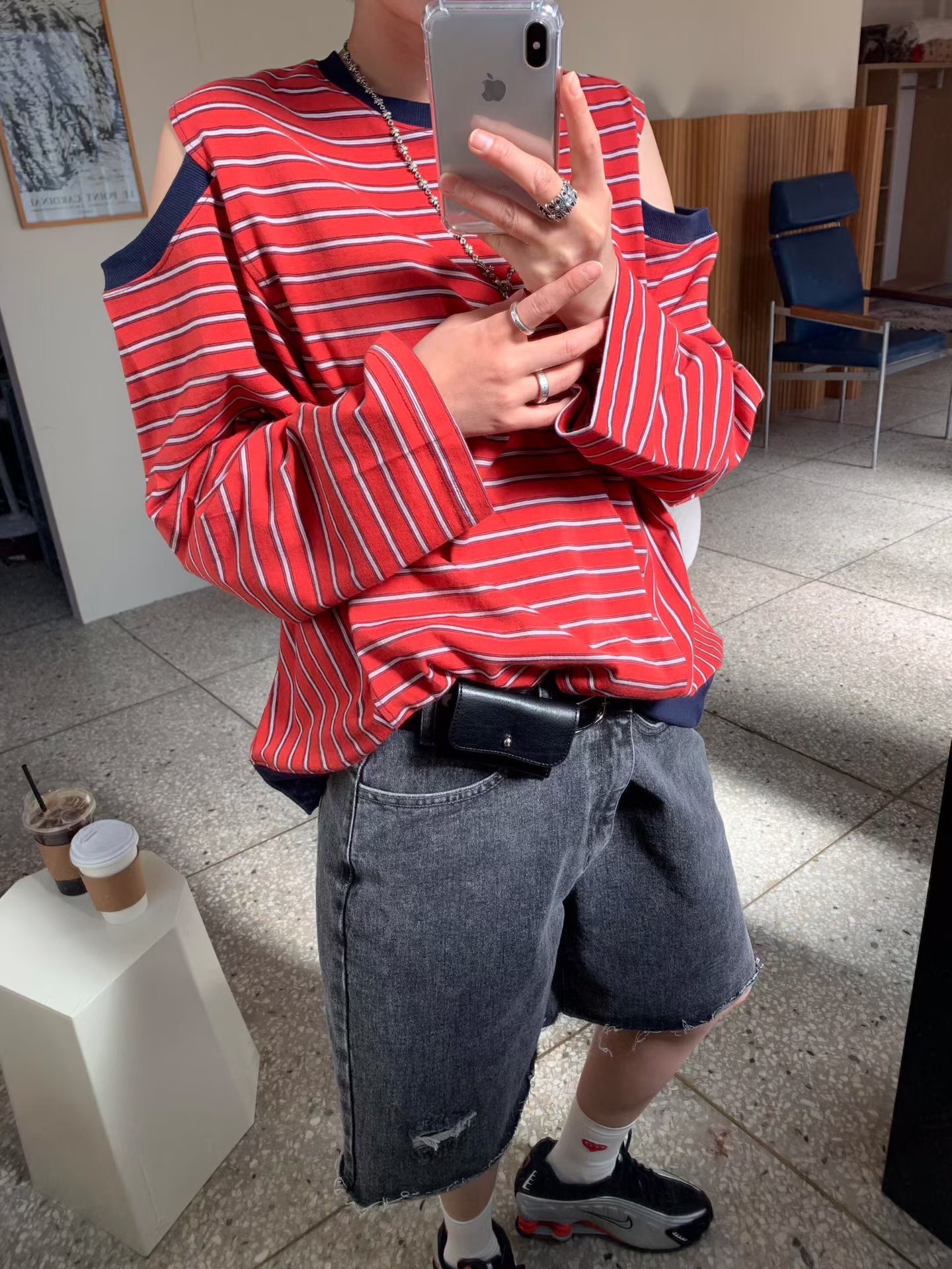 KL15 / COLD SHOULDER STRIPE TOP