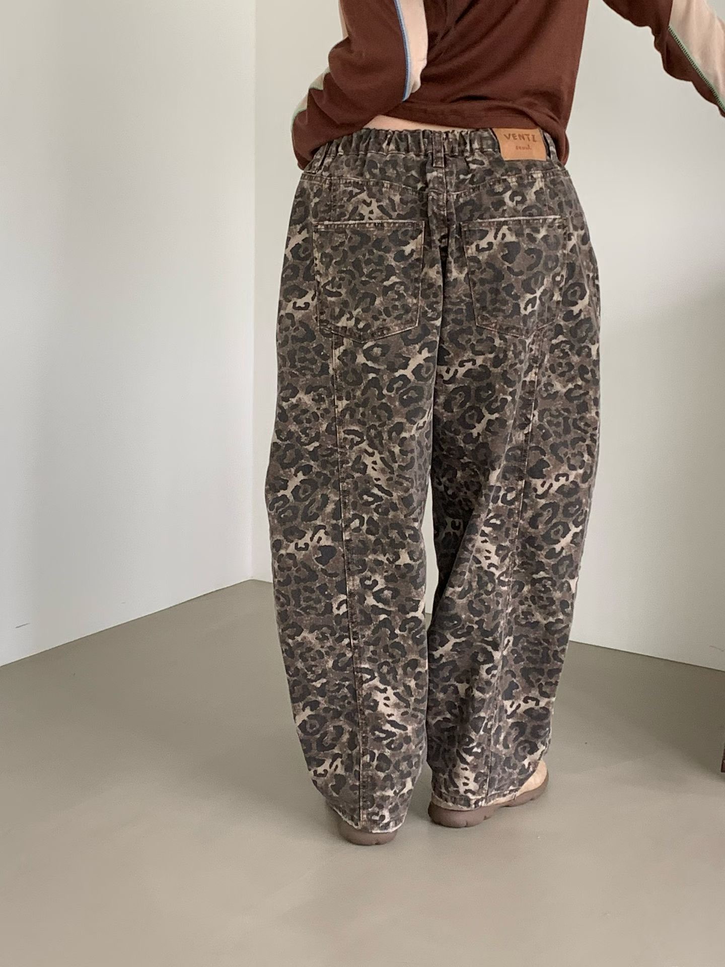 VP20 / LEOPARD PRINT LOOSE FIT TROUSERS