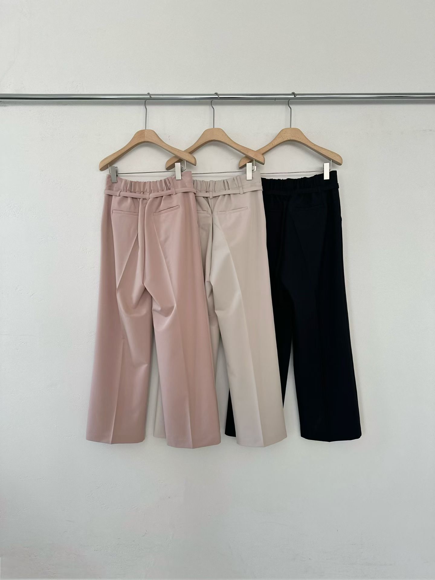 GT02 / Elastic Pocket Straight Trousers