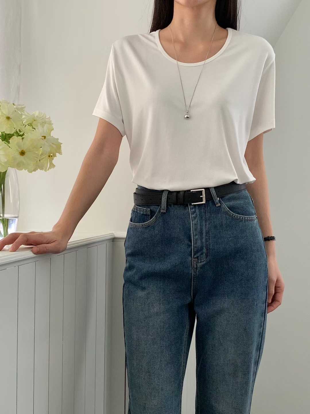 DARSI SCOOP NECK BASIC TEE