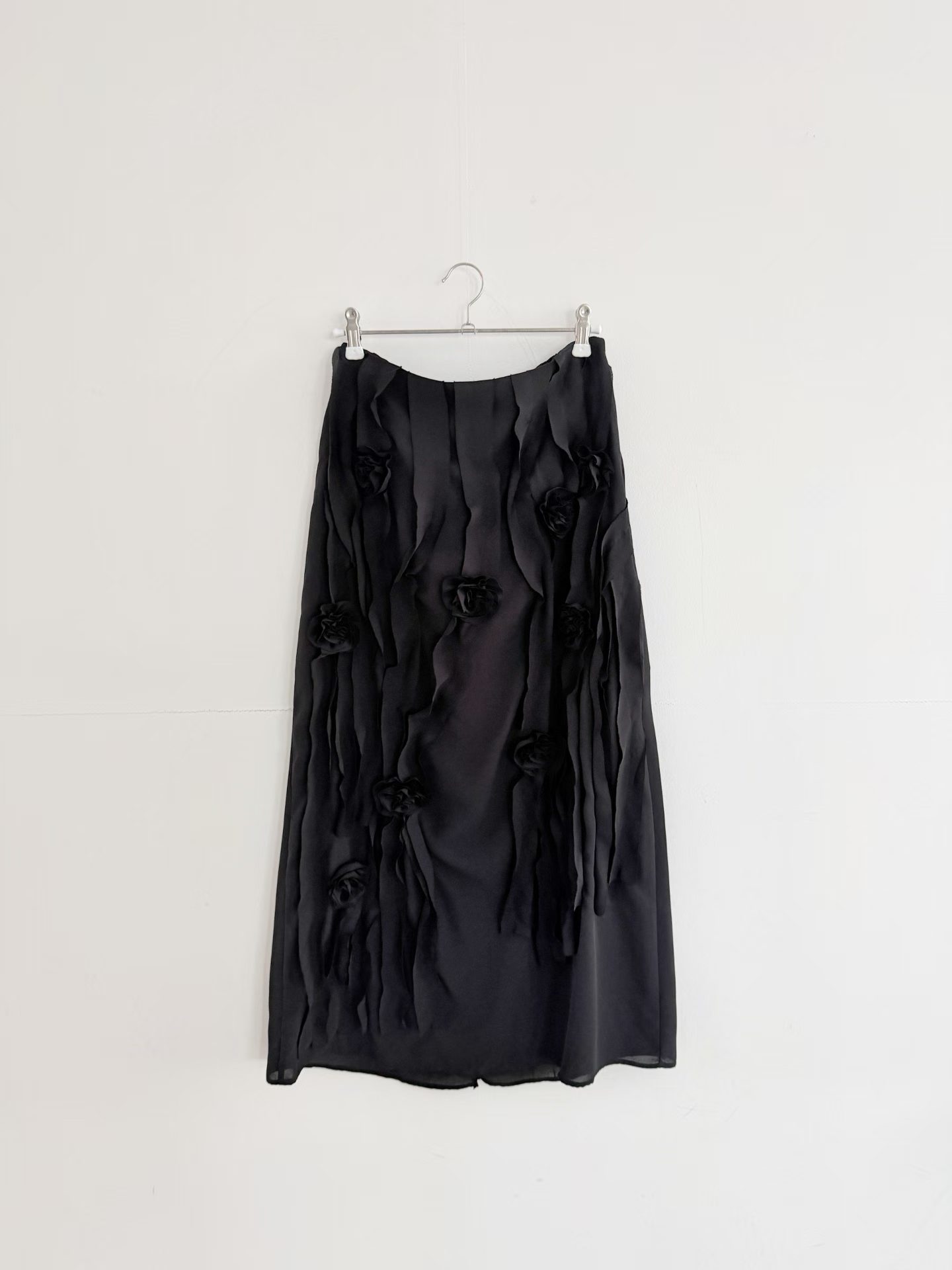 FIADH FLOWER RIPPLE APPLIQUE SKIRT
