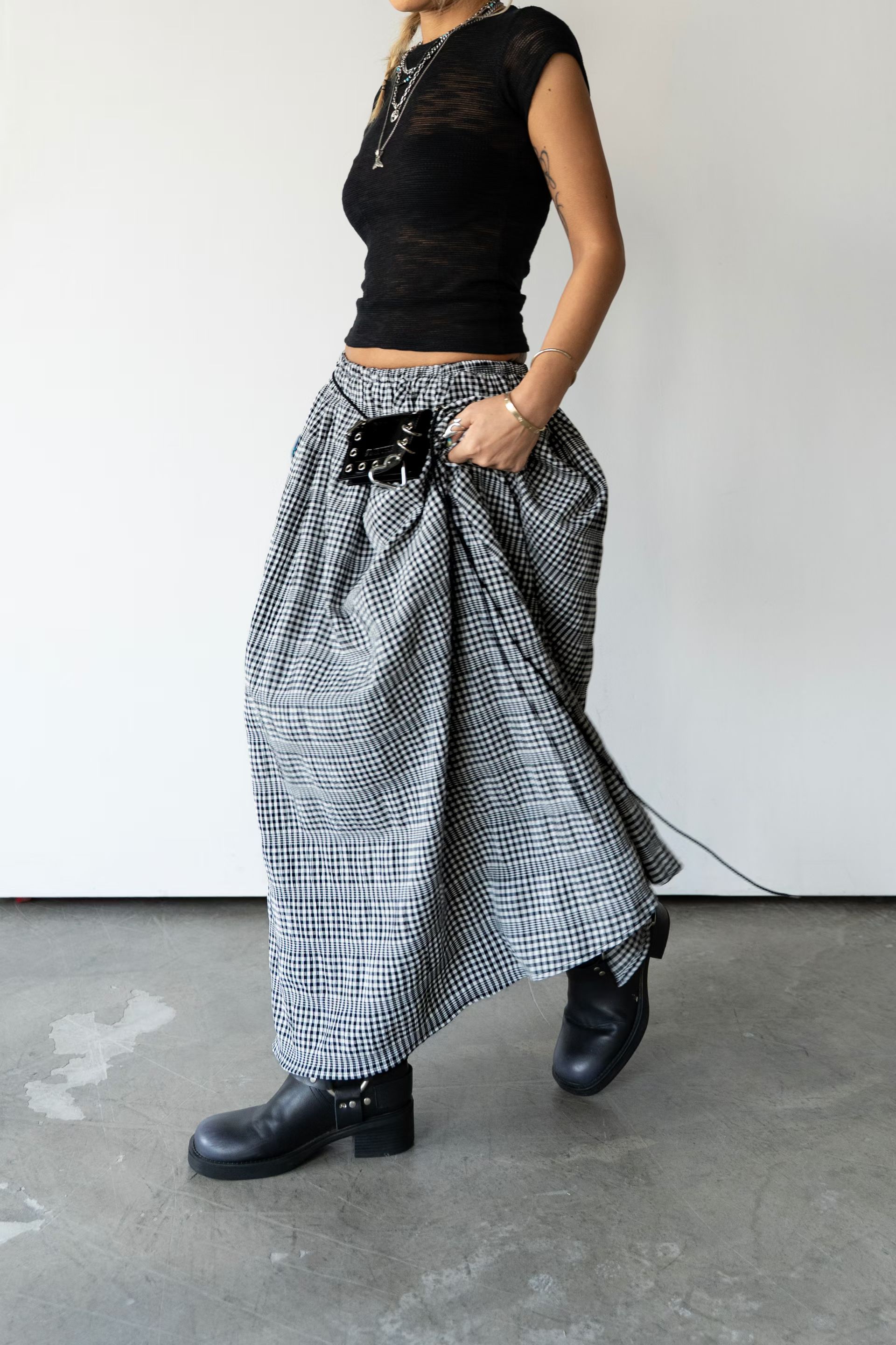 SK200426/BANDED WAIST TEXTURED POCKET SKIRT