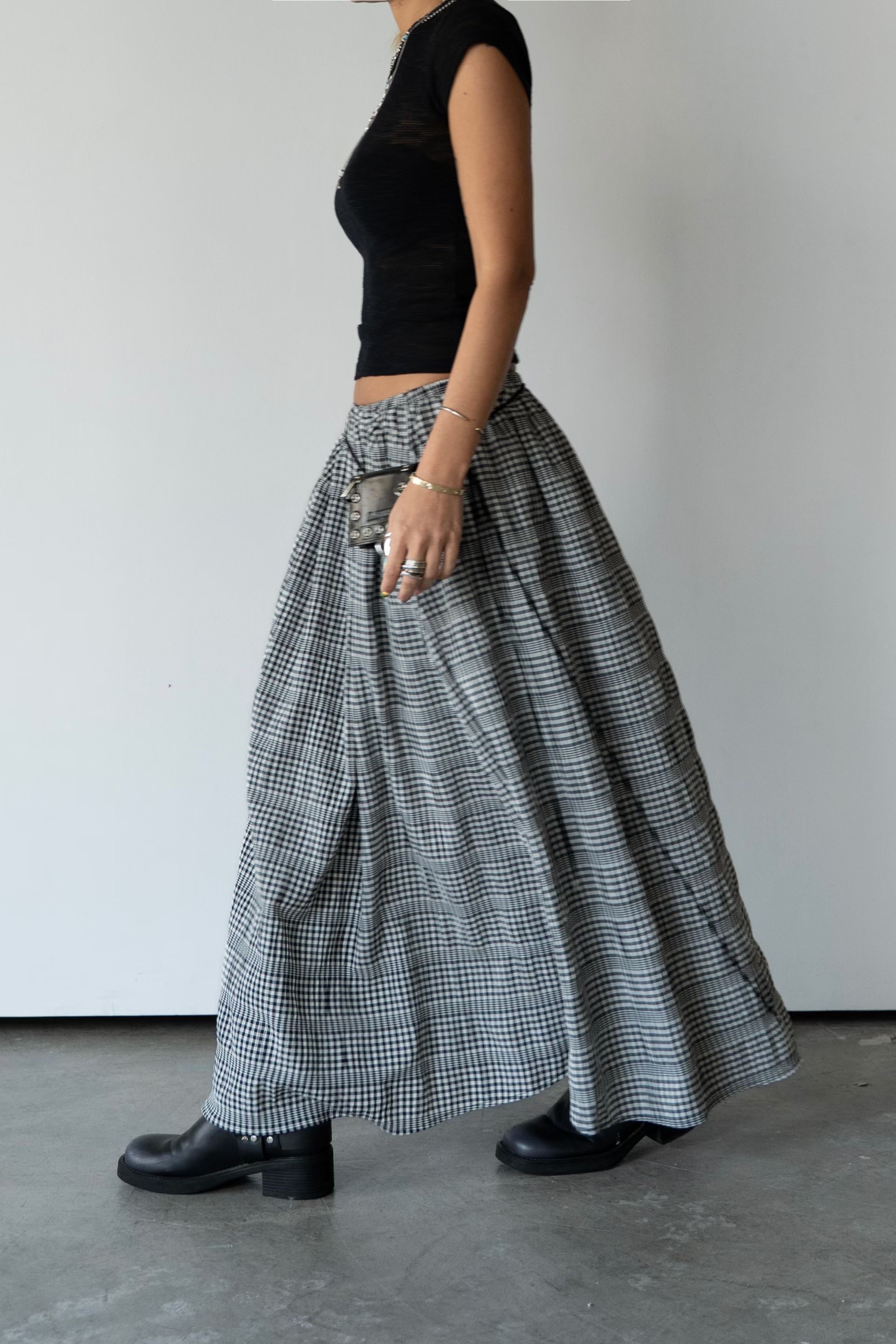 SK200426/BANDED WAIST TEXTURED POCKET SKIRT