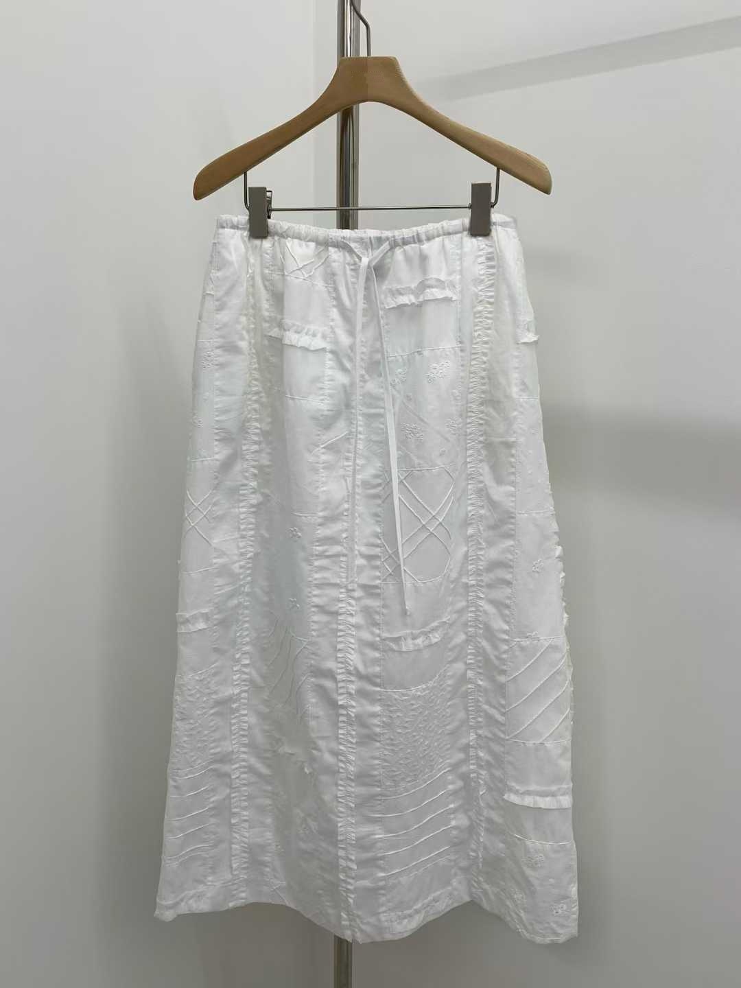 EVIE GEOMETRIC TEXTURED PREMIUM SKIRT