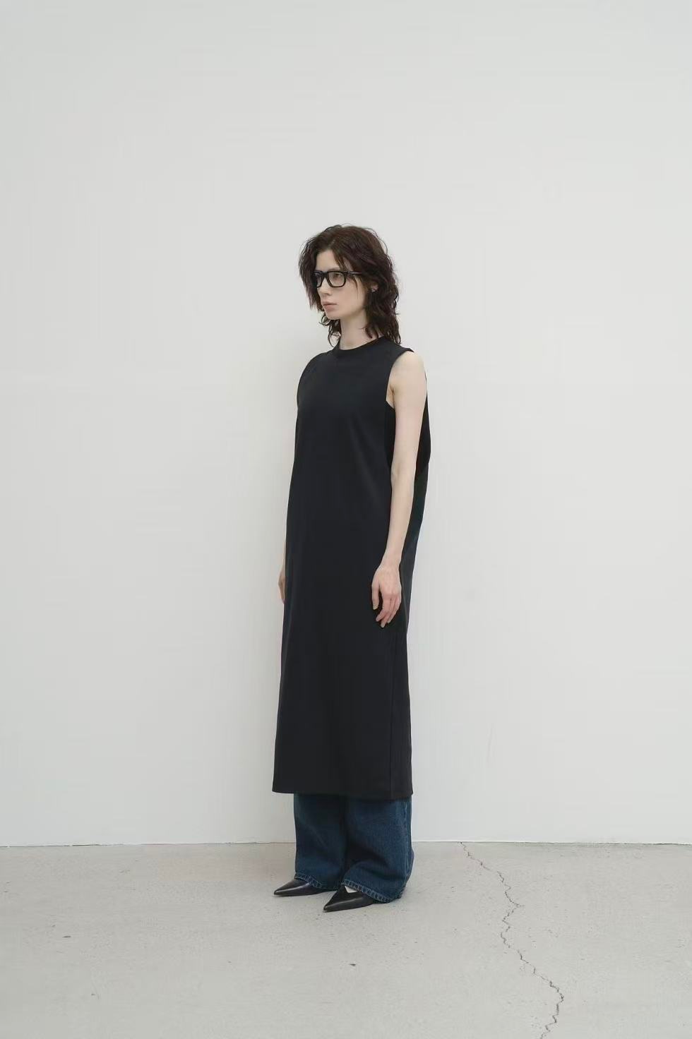 4801 / DROP ARMHOLE SLEEK DRESS