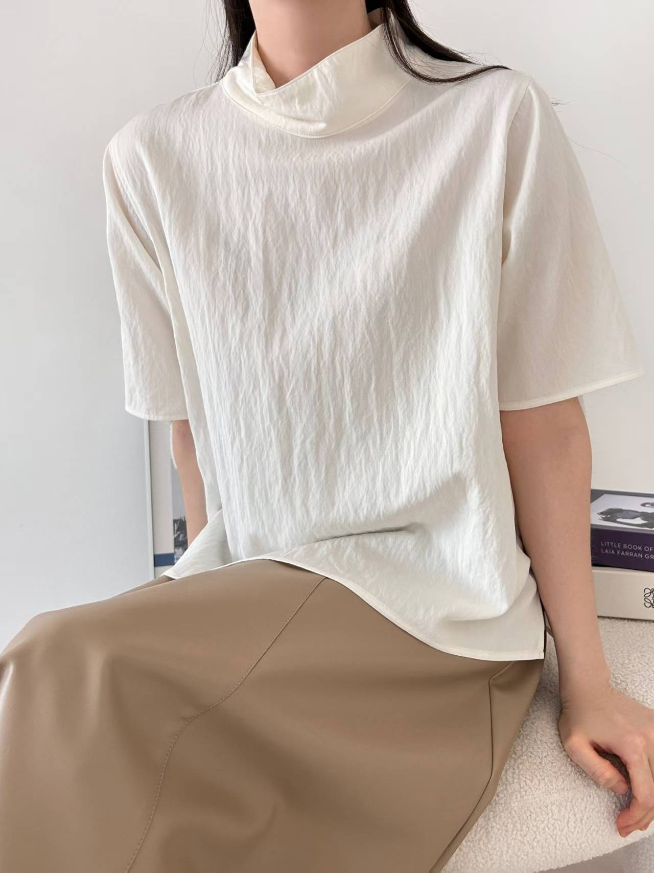FLETA HIGH COLLAR SHORT SLEEVES TOP