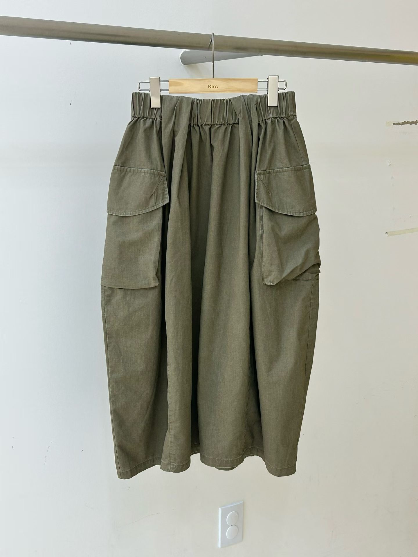 KL22 / BALLOON CUT CARGO SKIRT
