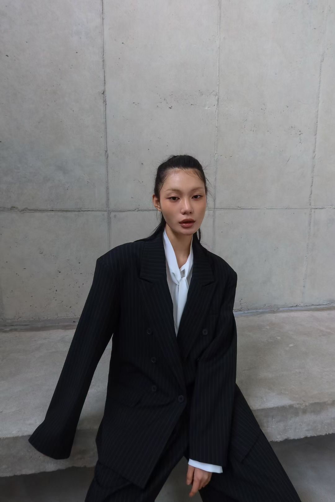 BY12 / PIN STRIPE TAILORED OVERSIZE BLAZER