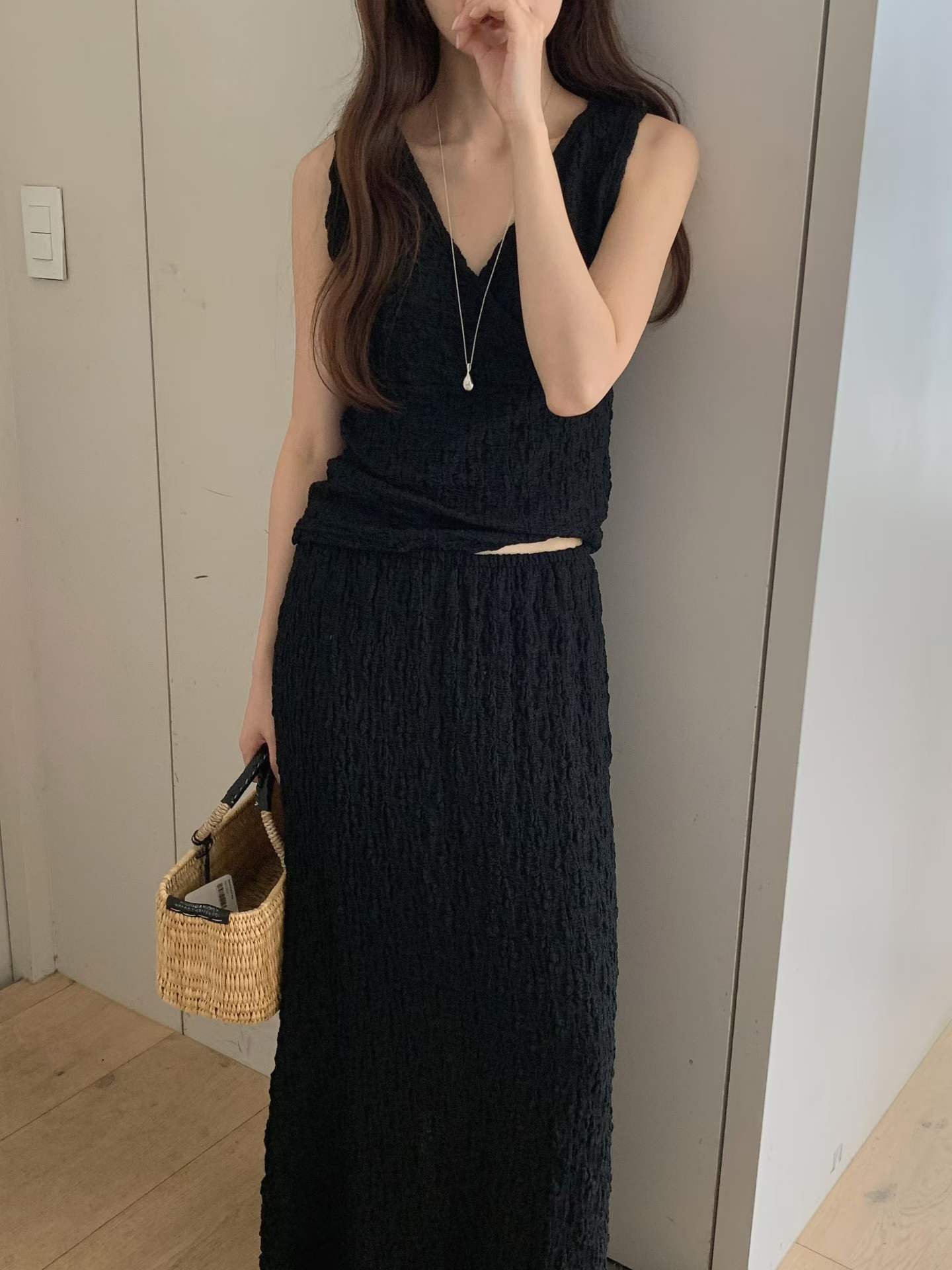 FRED V-NECK TEXTURED SLEEVELESS TOP