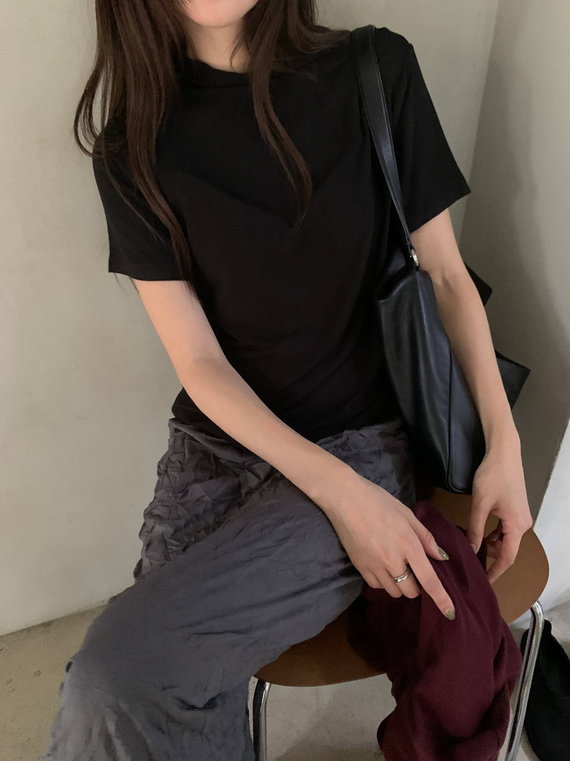 FINLEY SIDE RUCH HIGH COLLAR TEE