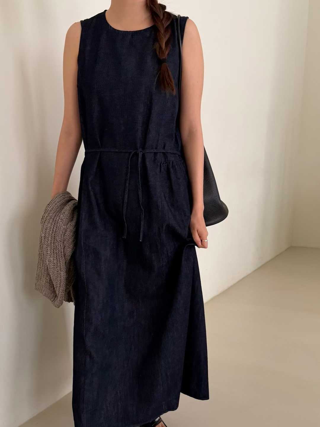 EDEN WAIST TIE SLEEVELESS DENIM DRESS