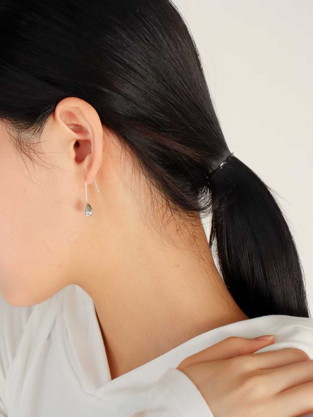 DULCIA TEARDROP HOOK EARRINGS