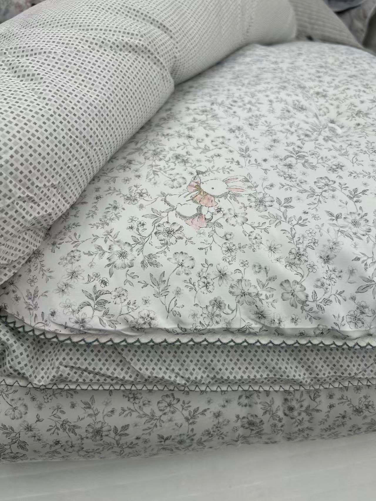 BT11 / 4 Season Series: Bunny in the Garden Blanket