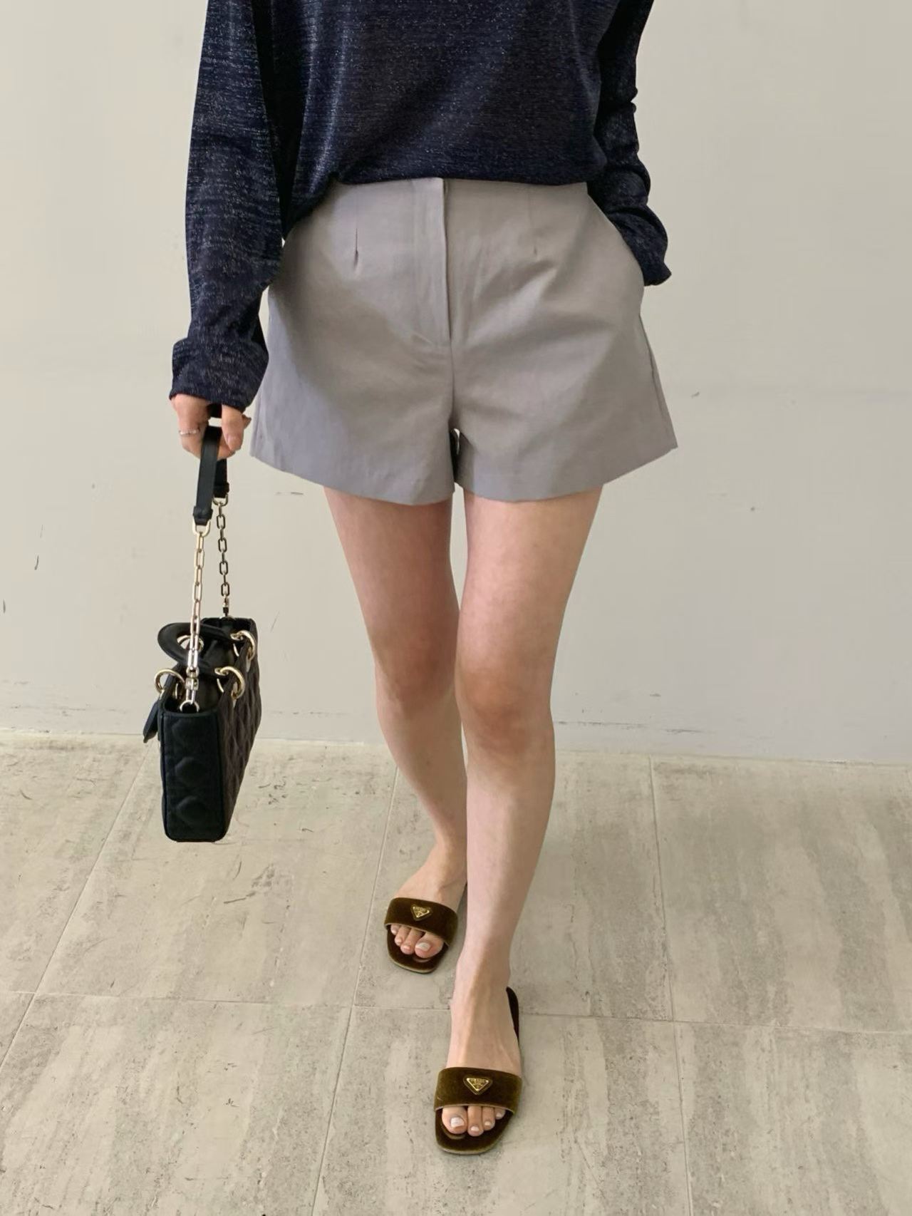 ERIN FRONT DART BACK ELASTIC SHORTS