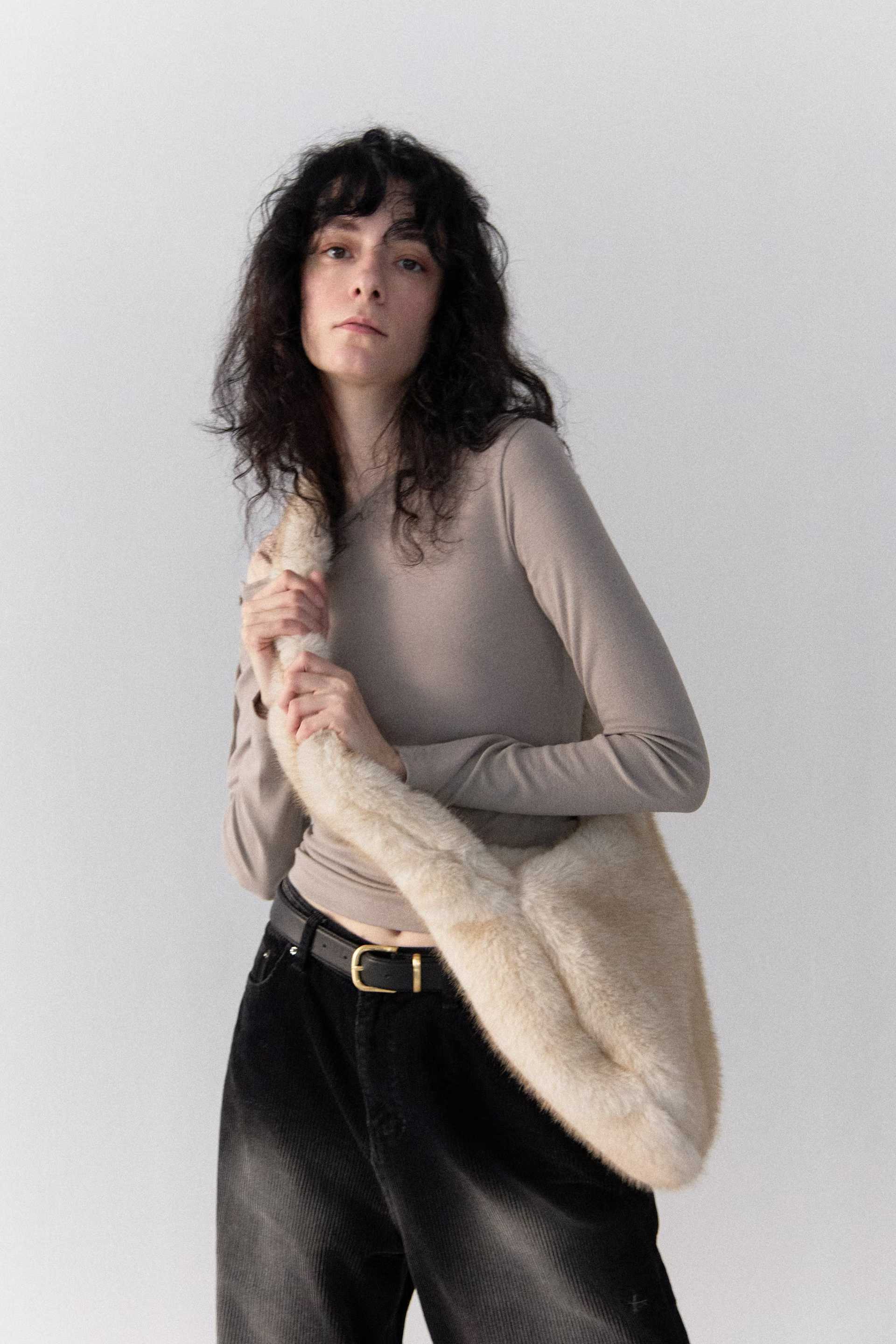 DUA FLUFFY CROSSBODY BAG