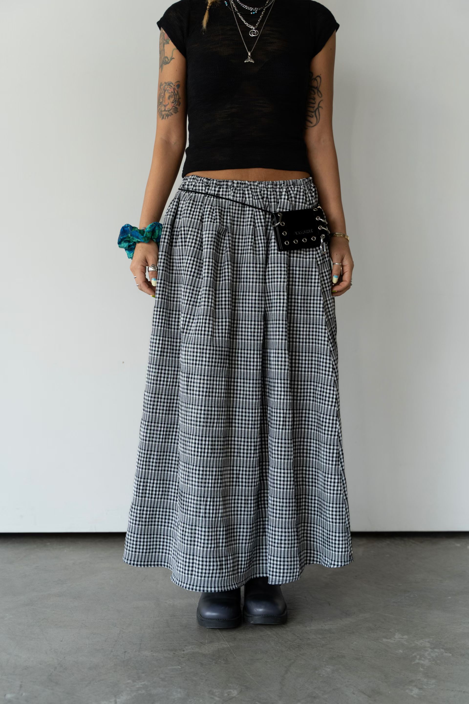 SK200426/BANDED WAIST TEXTURED POCKET SKIRT