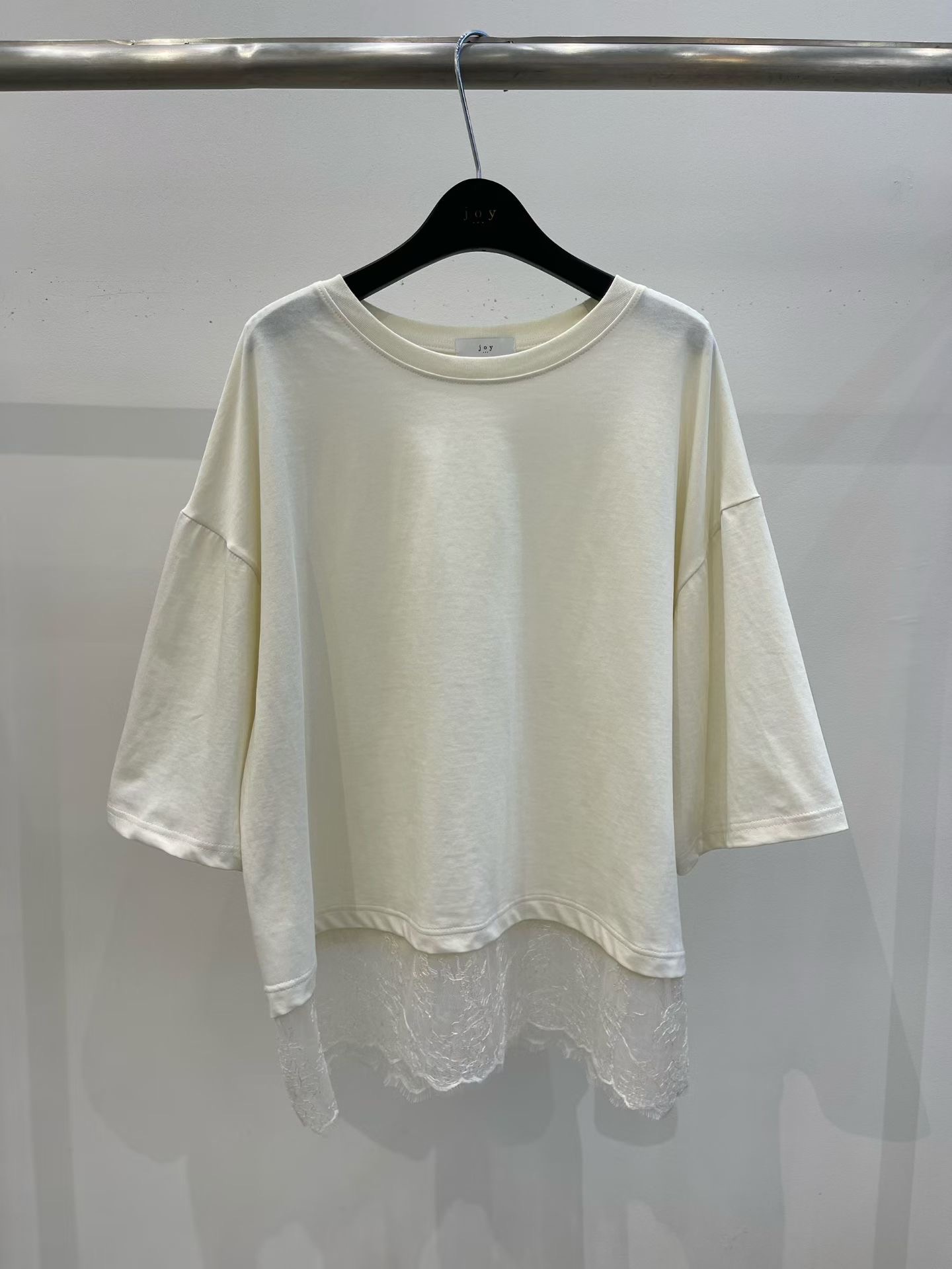 JY13 / LACE HEM BOXY TEE