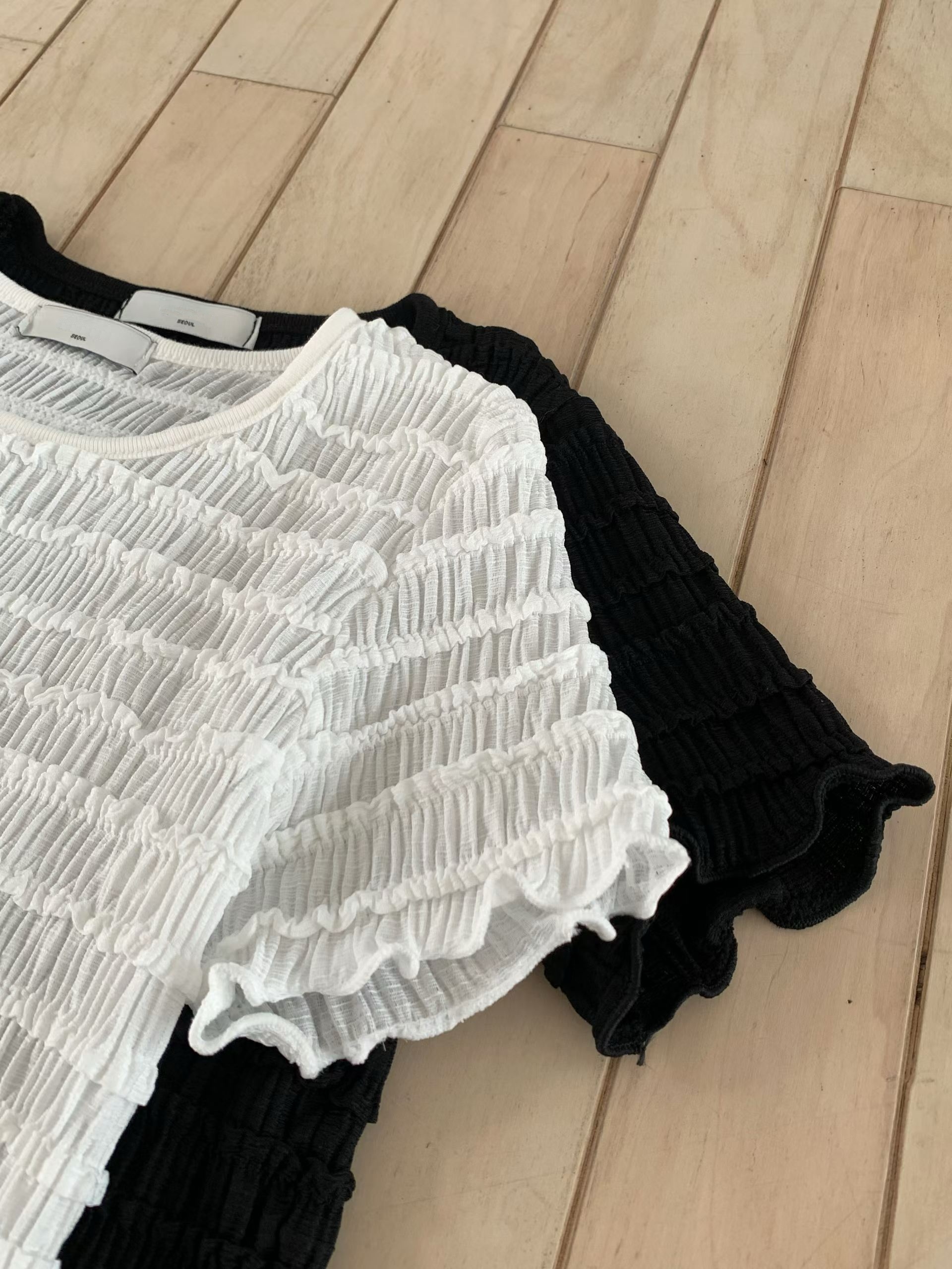 FRANCESCA TEXTURED RUCH TEE