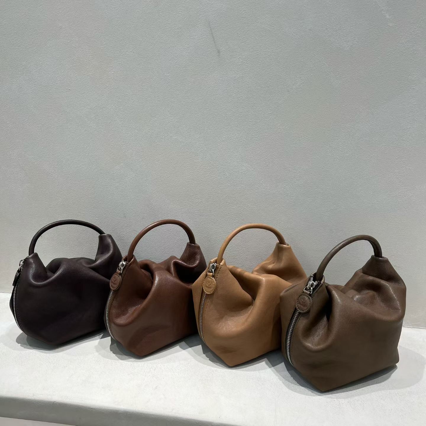 LP01 / SHORT HANDLE WITH SIDE ZIP LAMBSKIN BAG