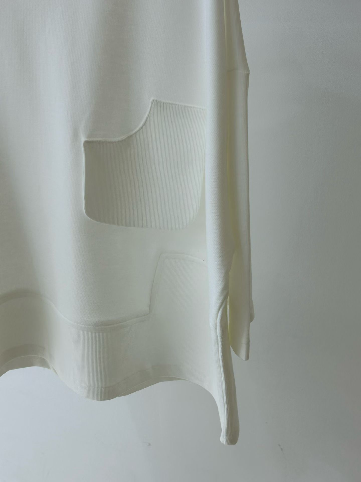 KL21 / RIBBED PANEL POCKET OVERSIZED TEE