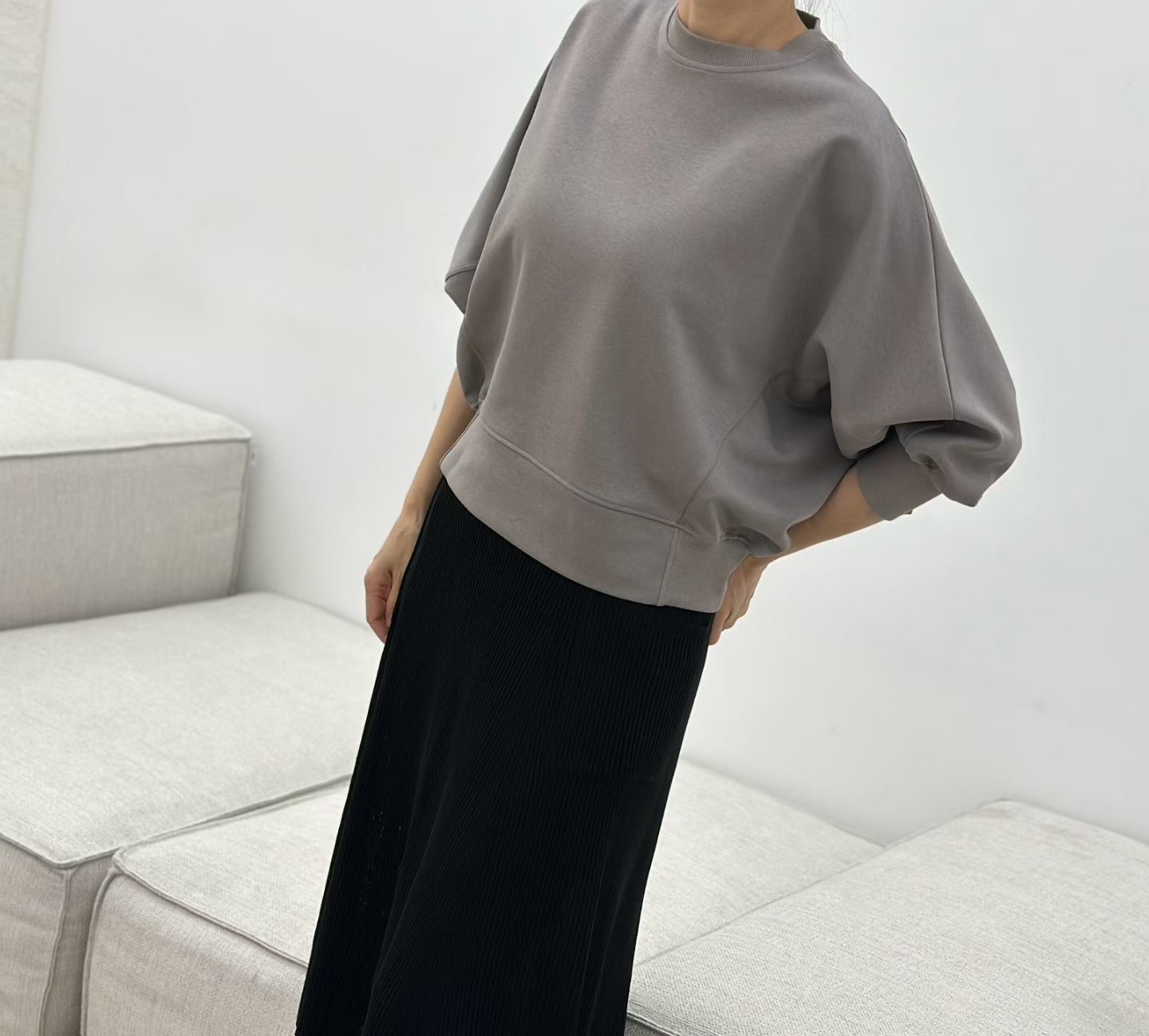 LE18 / RELAXED PUFF SLEEVE SWEAT TOP