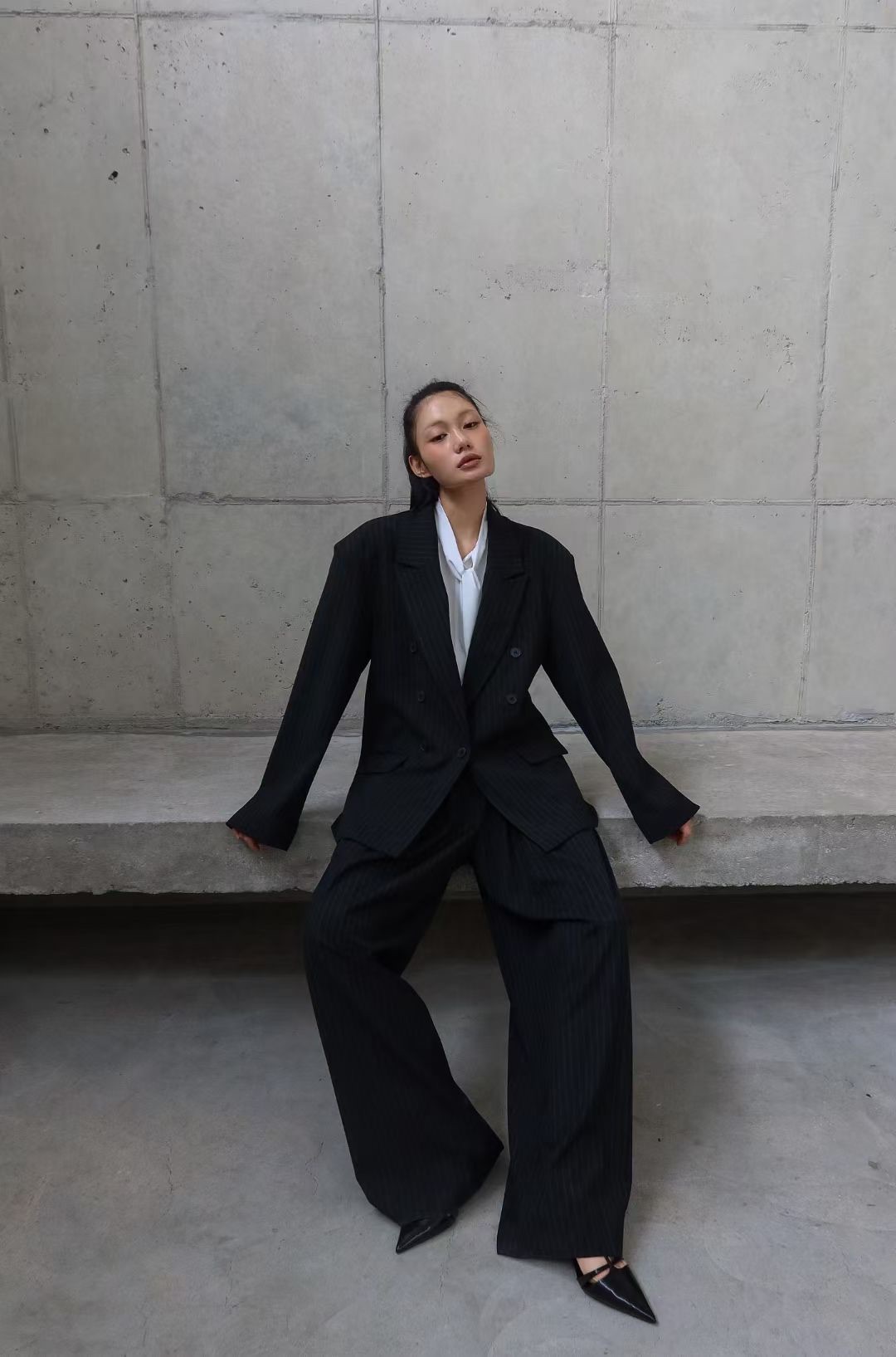 BY12 / PIN STRIPE TAILORED OVERSIZE BLAZER